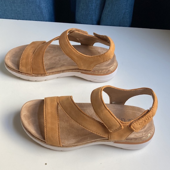 Earth Roni Leather sandals size 6, mustard color, excellent condition - Picture 5 of 11